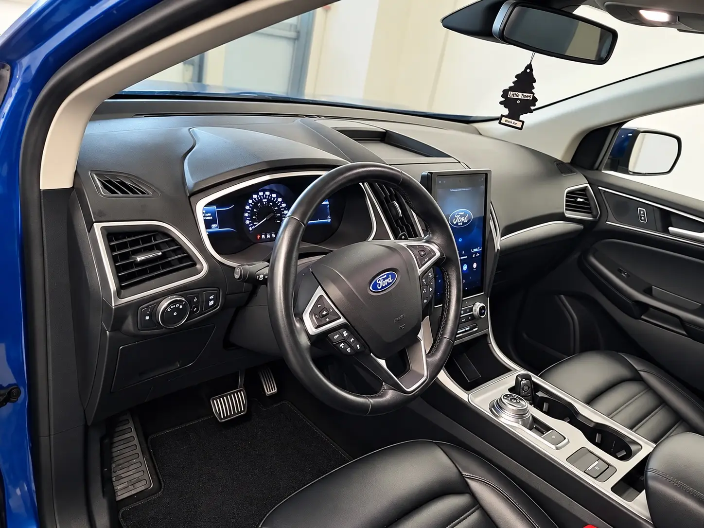 2021 Ford Edge SEL AWD ā photo 3 of 3